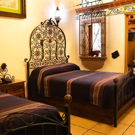 Hotel Los Escudos Pátzcuaro Eksteriør bilde