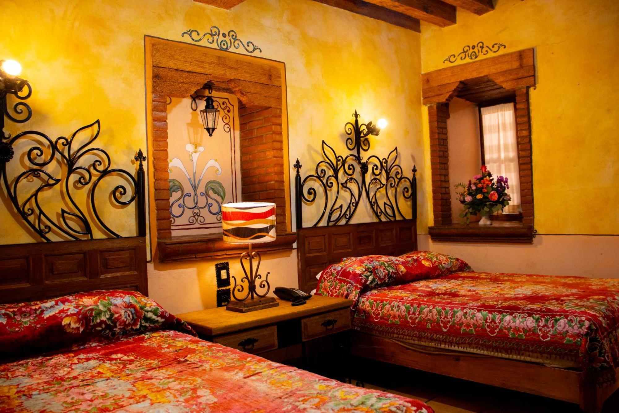 Hotel Los Escudos Pátzcuaro Eksteriør bilde