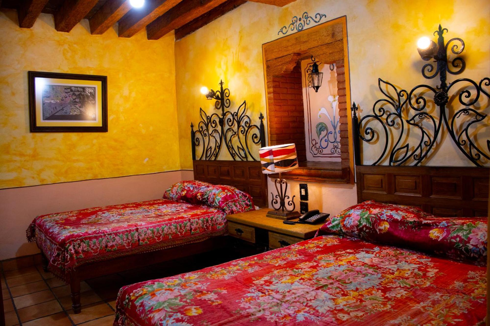 Hotel Los Escudos Pátzcuaro Eksteriør bilde