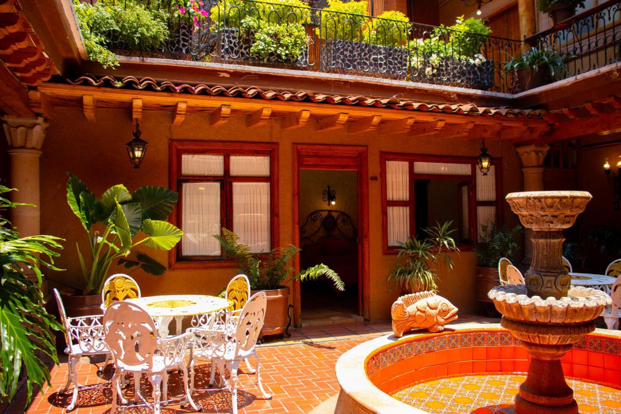 Hotel Los Escudos Pátzcuaro Eksteriør bilde