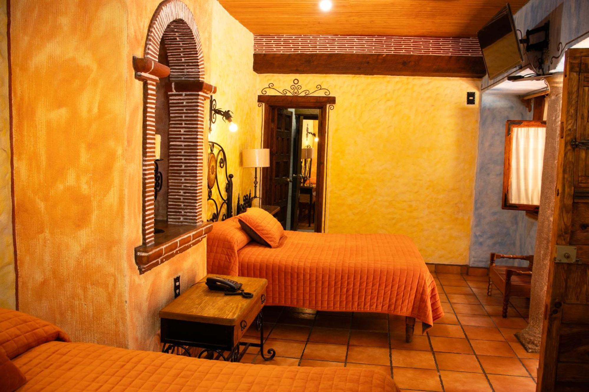 Hotel Los Escudos Pátzcuaro Eksteriør bilde
