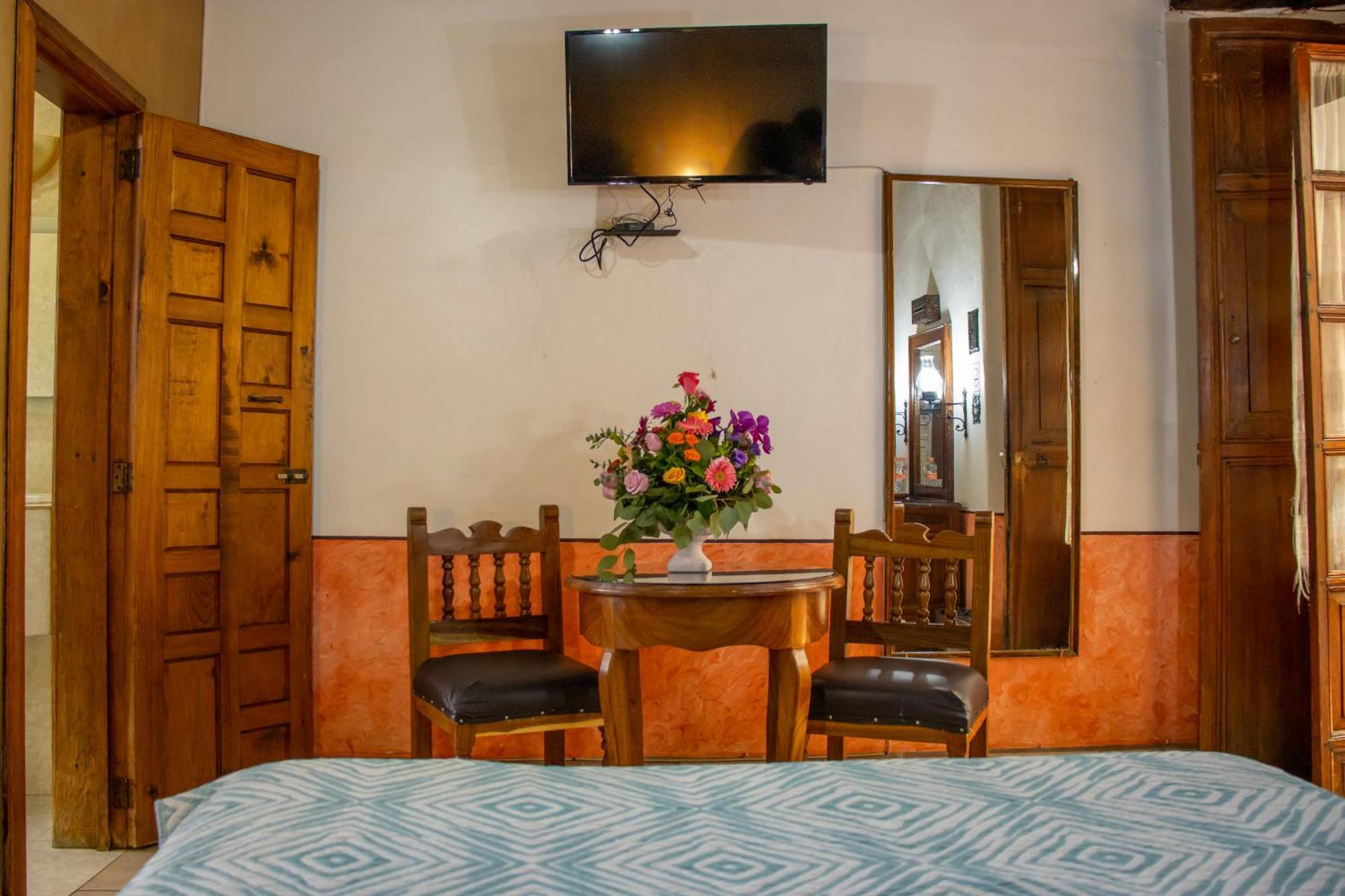 Hotel Los Escudos Pátzcuaro Eksteriør bilde