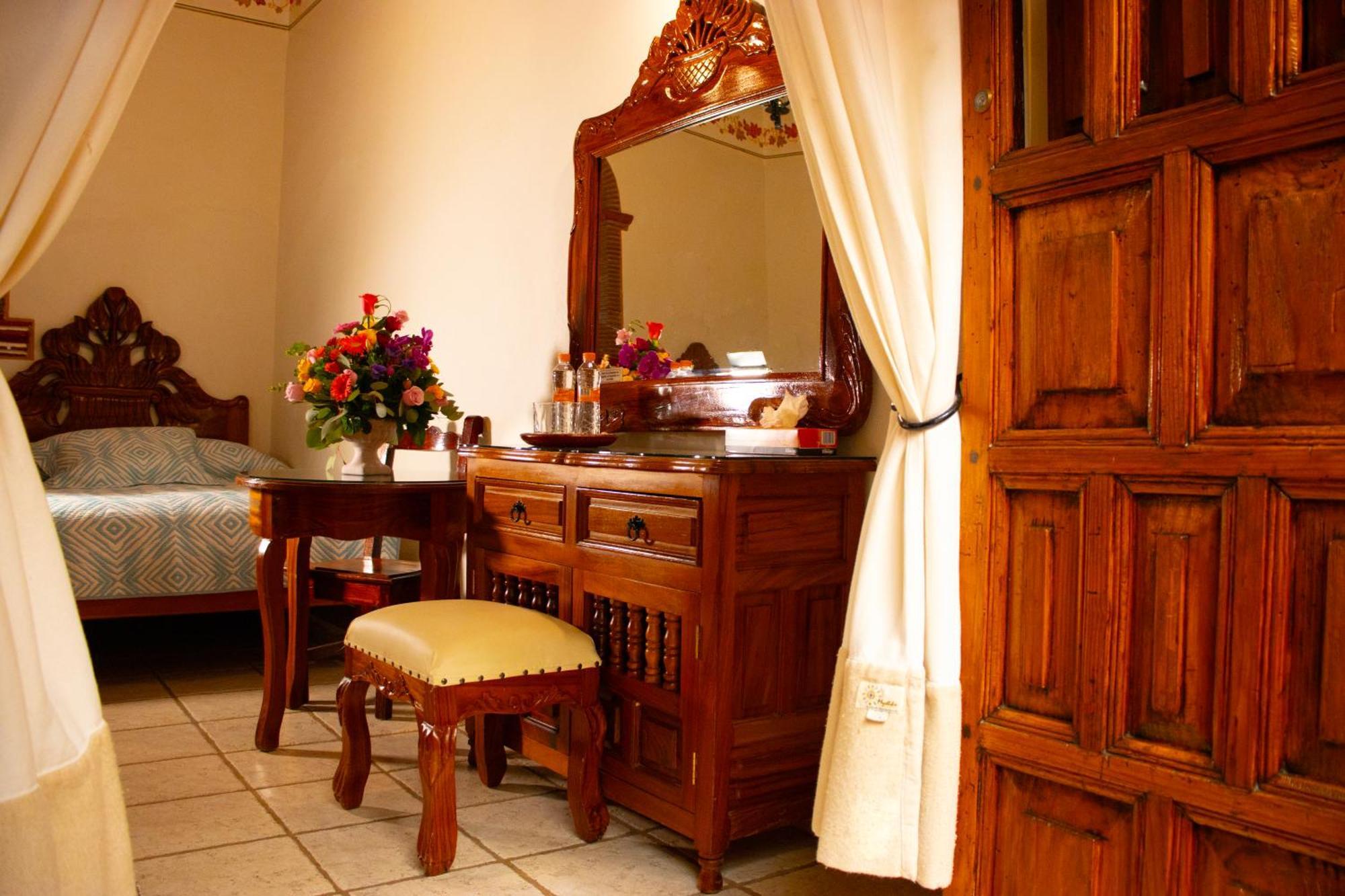 Hotel Los Escudos Pátzcuaro Eksteriør bilde