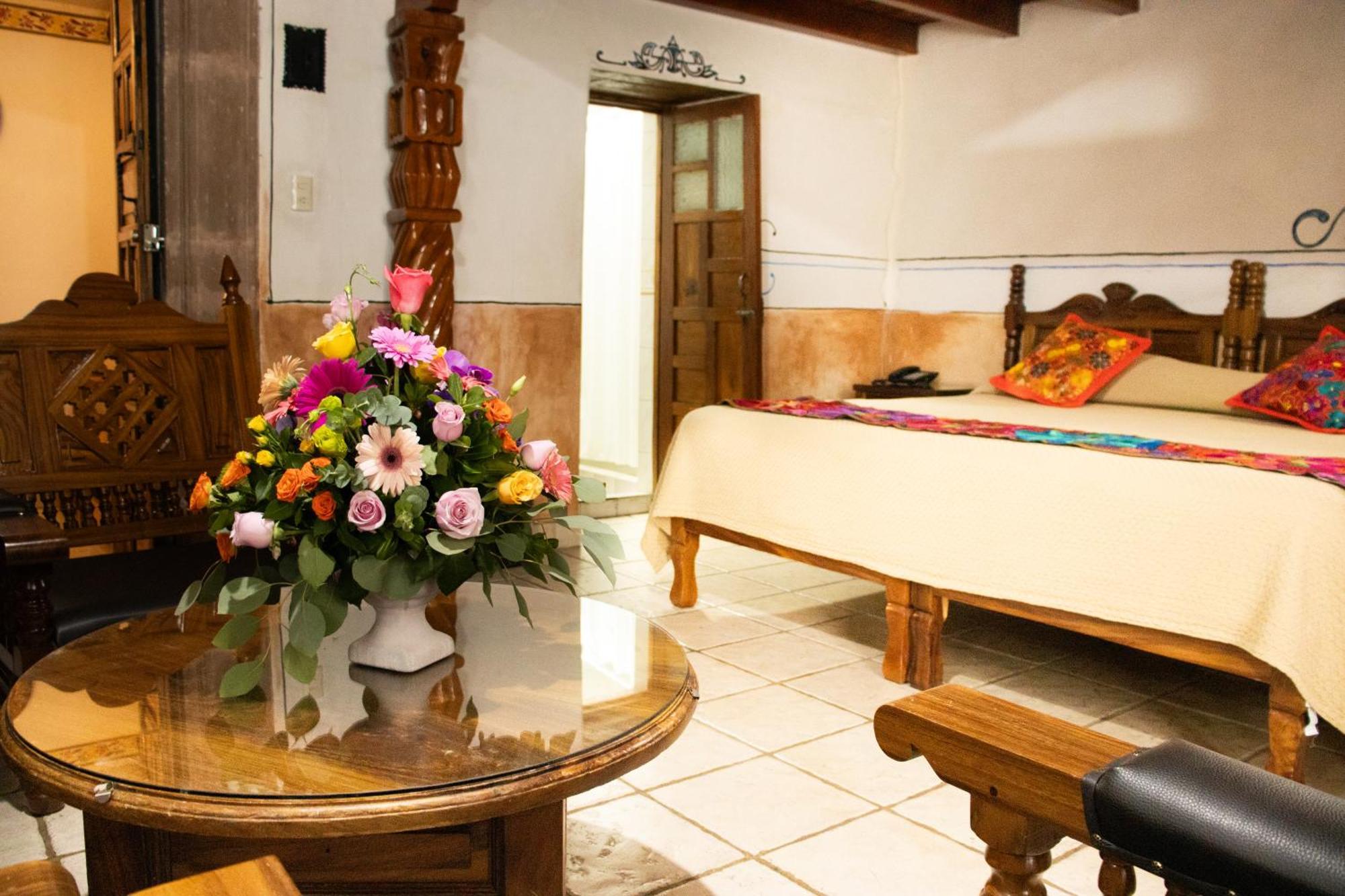 Hotel Los Escudos Pátzcuaro Eksteriør bilde