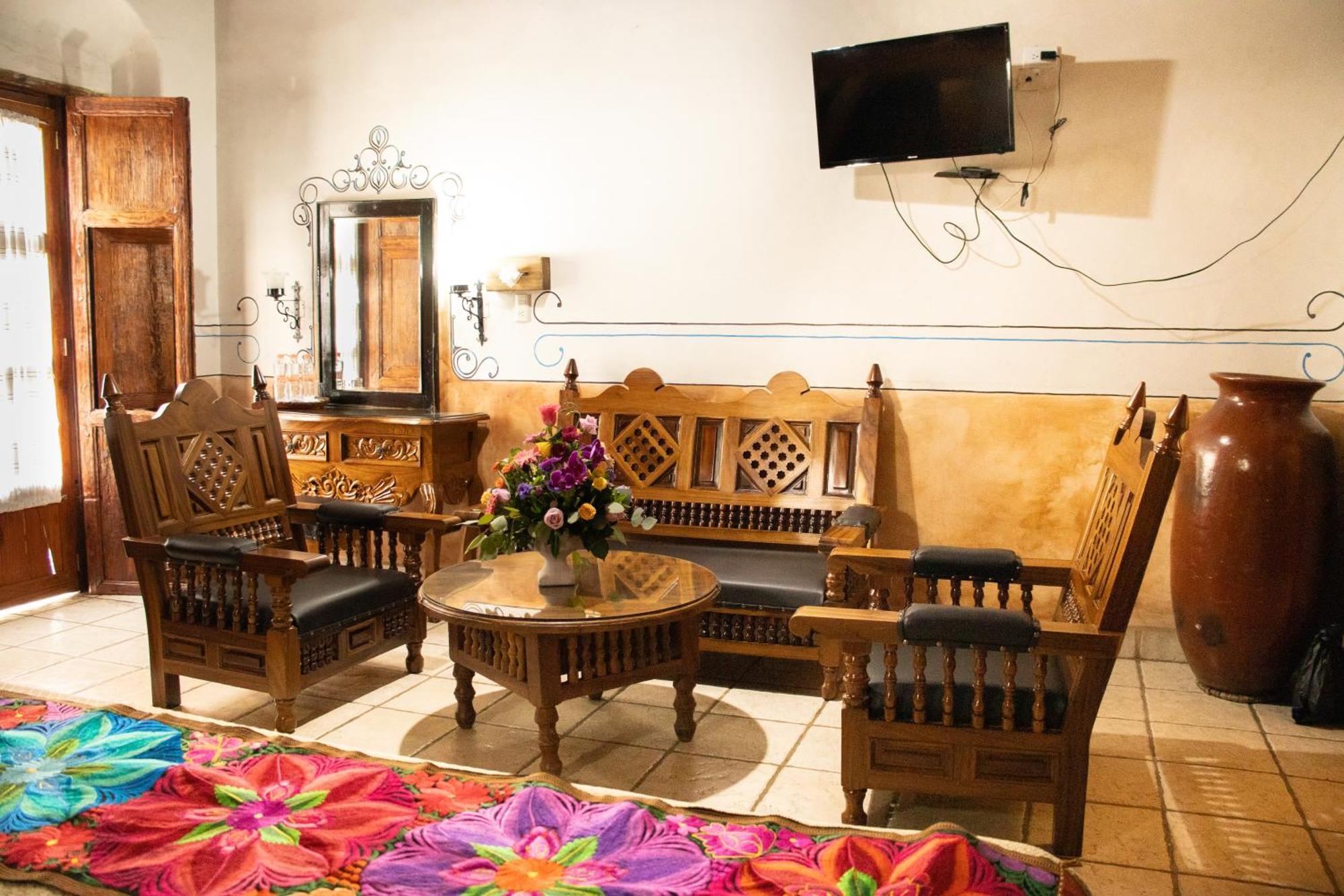 Hotel Los Escudos Pátzcuaro Eksteriør bilde