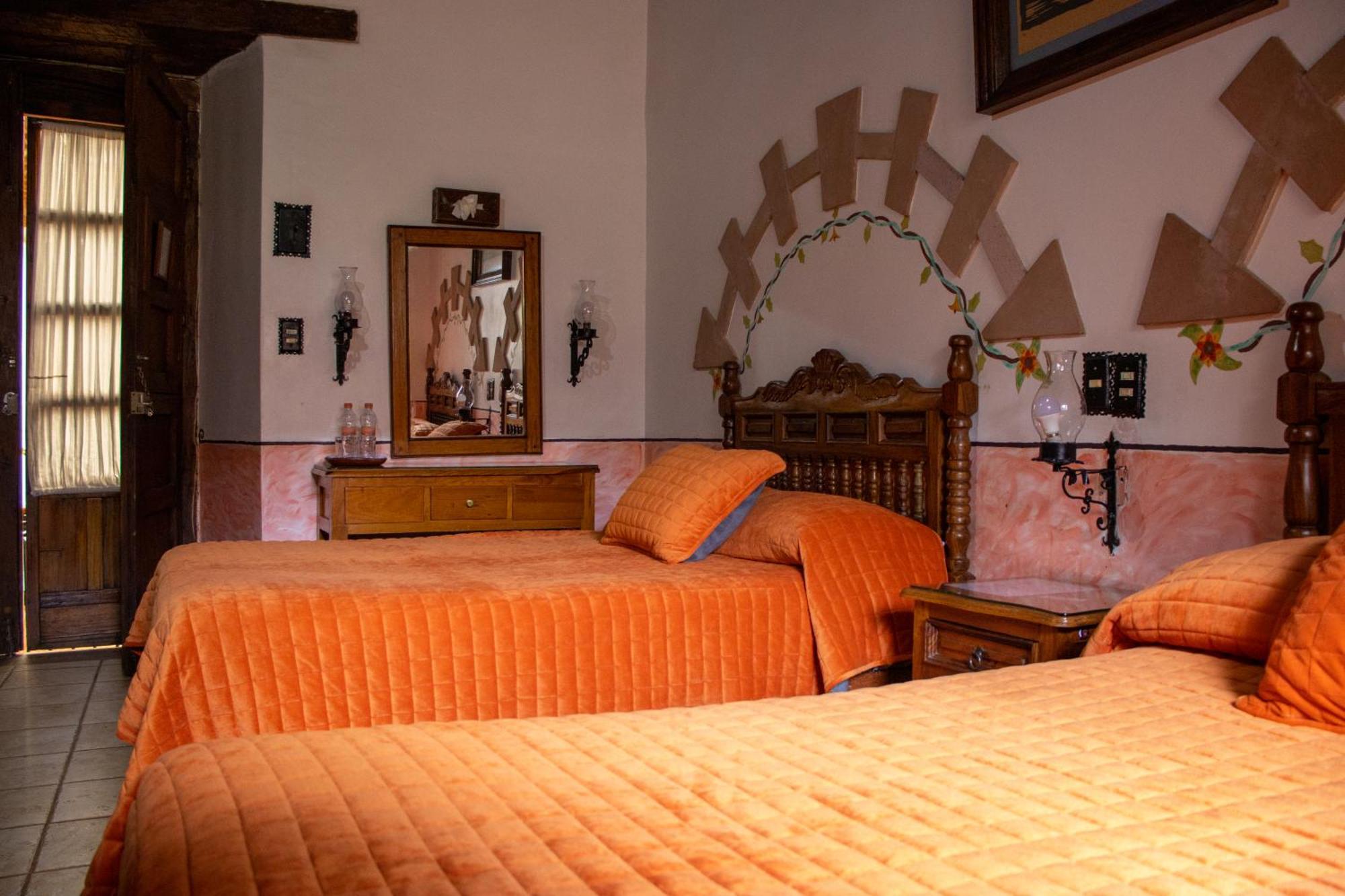 Hotel Los Escudos Pátzcuaro Eksteriør bilde