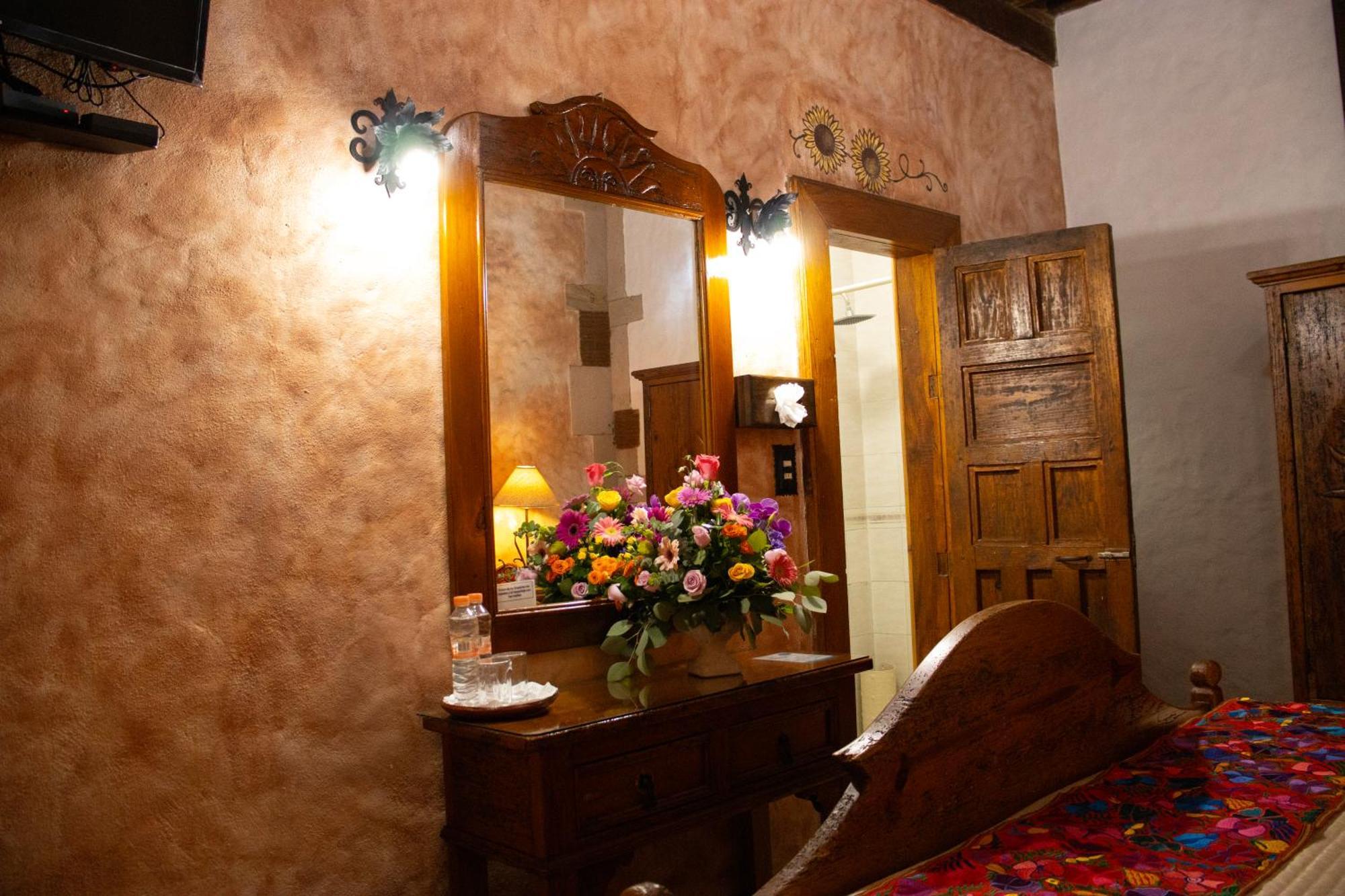 Hotel Los Escudos Pátzcuaro Eksteriør bilde