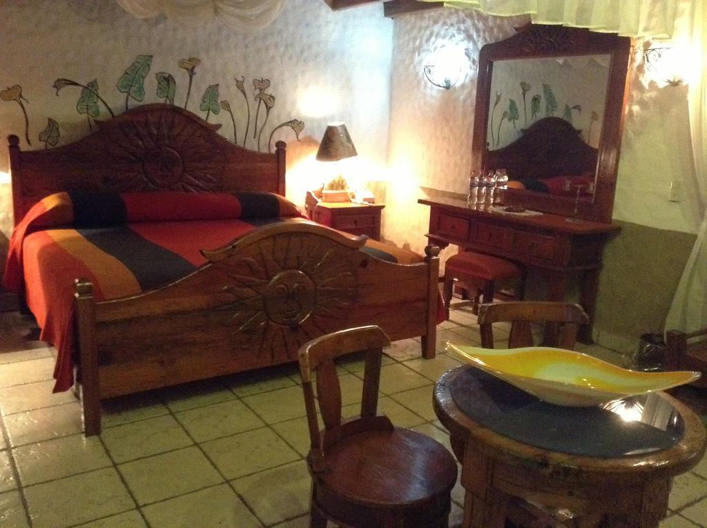 Hotel Los Escudos Pátzcuaro Eksteriør bilde