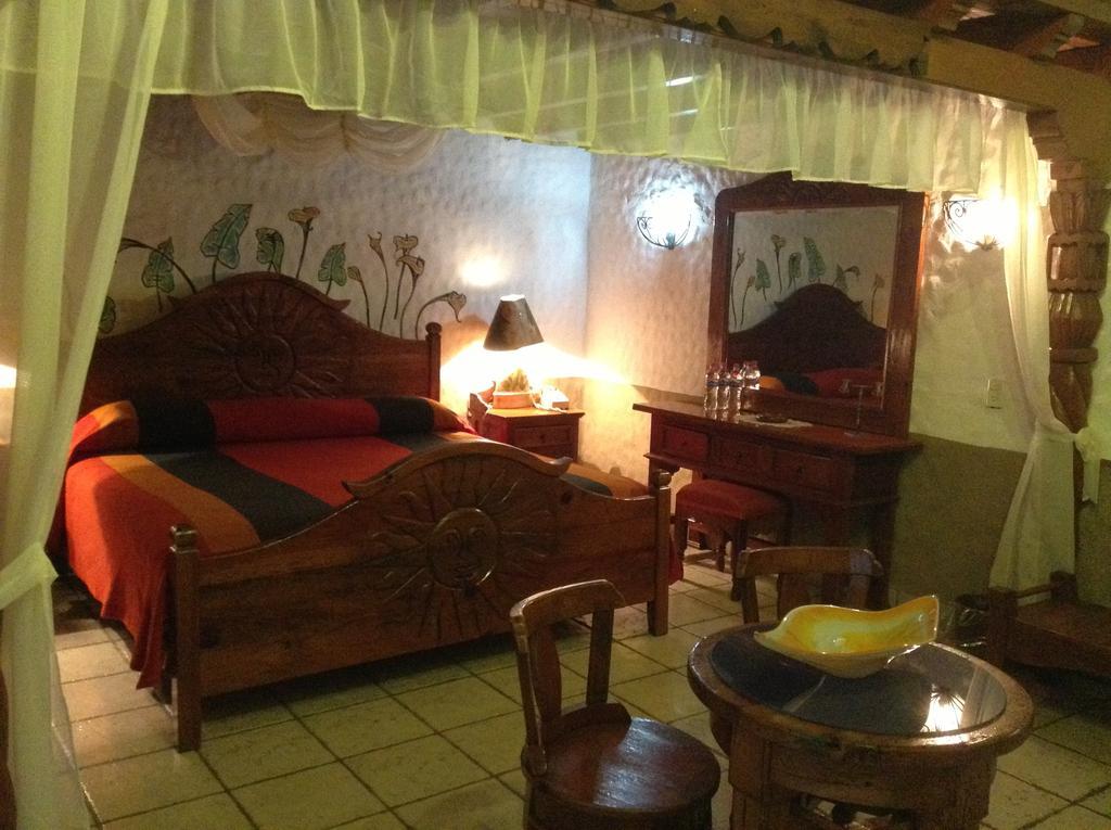 Hotel Los Escudos Pátzcuaro Eksteriør bilde