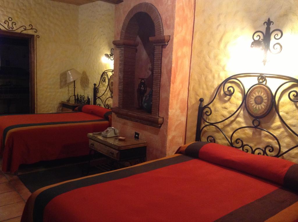Hotel Los Escudos Pátzcuaro Eksteriør bilde