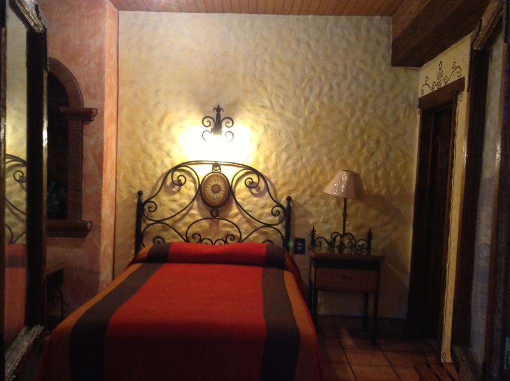 Hotel Los Escudos Pátzcuaro Eksteriør bilde